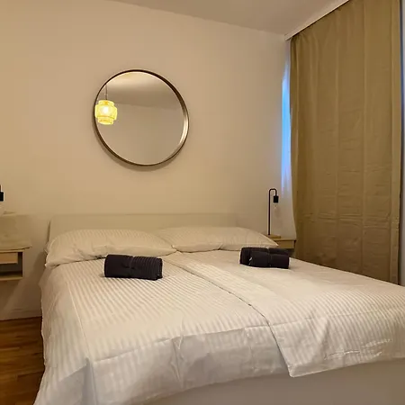 Spacious With Balcony & Free Parking Near Vienna * Gerasdorf bei Wien